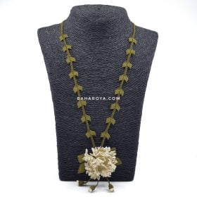 Needle Lace Classic Carnation Necklace