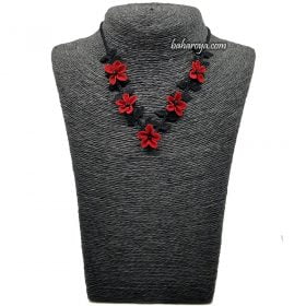 Needle Lace Star Necklace Black-Red