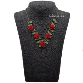 Needle Lace Bud Rose Necklace Red
