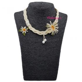 Needle Lace Pearl Braid Daisy Necklace