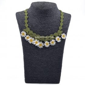 Needle Lace Classic Daisy Necklace