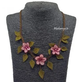 Needle Lace Evangel Necklace Pink-Brown