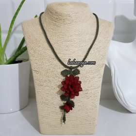 Needle Lace Rose Bouquet Necklace Red-Black