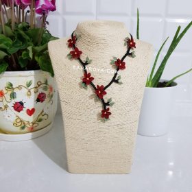 Needle Lace Ecrin Necklace Red - Black